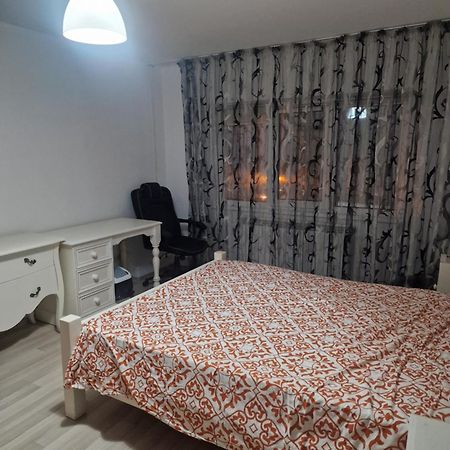 2 Bedrooms Apartment. Galati  Exterior photo